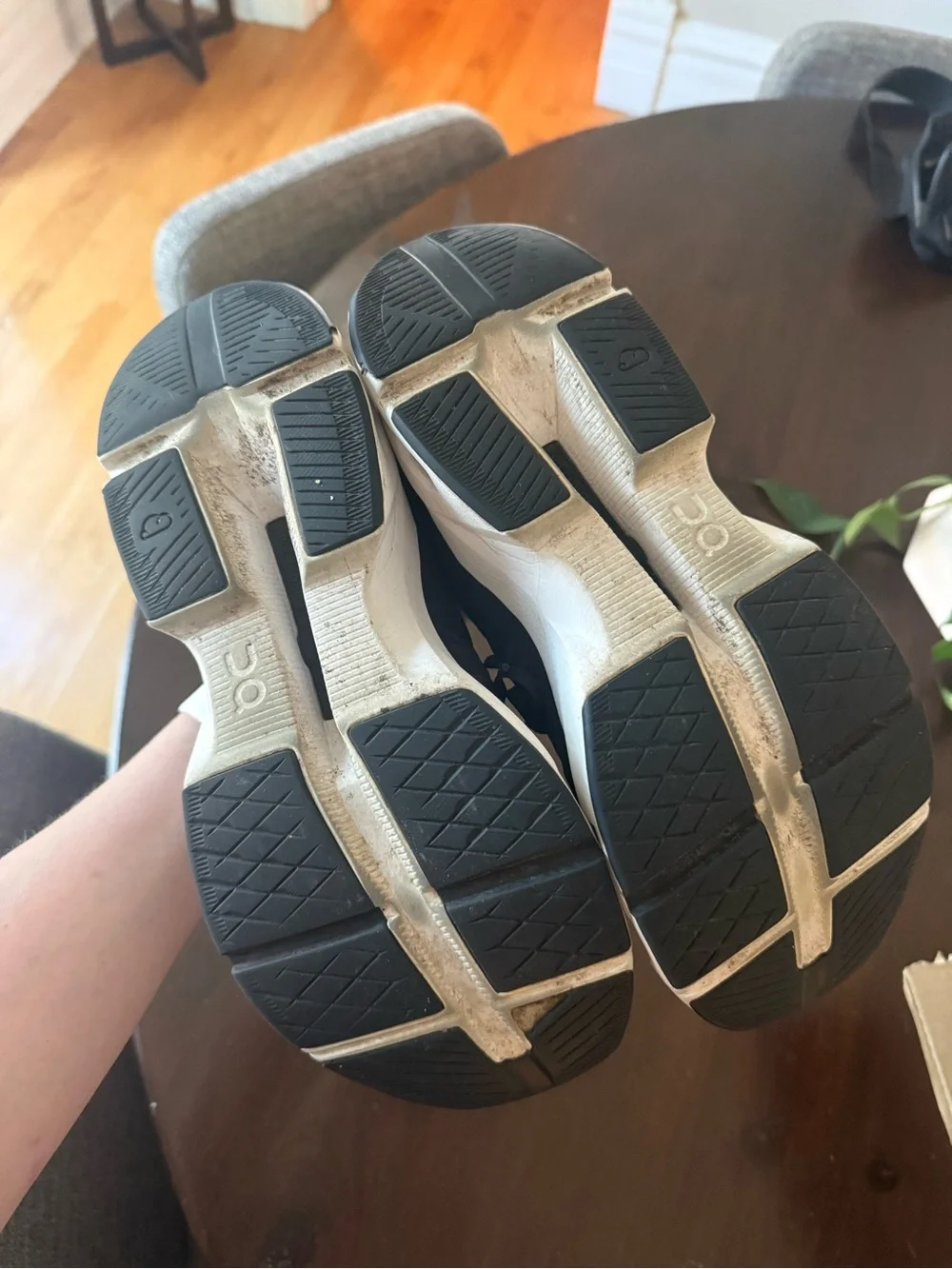 On Cloud Cloudpulse Black Women’s Training Shoes 11 USED